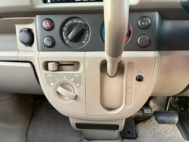 スクラム ＰＣ　４ＷＤ　ナビ　ＴＶ　ドライブレコーダー　キーレス　タイミングチェーン　ＡＢＳ　パワーウインドウ　パワーステアリング　エアバック　エアコン　走行距離５０３００ｋｍ　軽バン　軽箱　積載量３５０ｋｇ（32枚目）