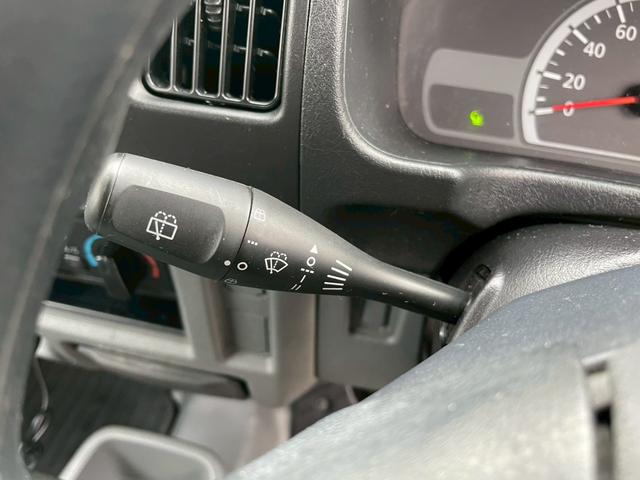 NV100クリッパーバン DX ETC パワーステアリング エアバック エアコン 走行距離68300km 軽バン 軽箱 ハイルーフ 積載量350kg 乗車定員4名(30枚目)