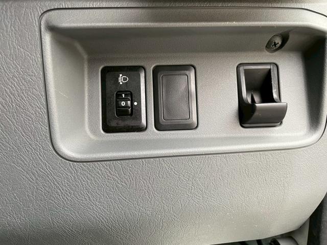 NV100クリッパーバン DX ETC パワーステアリング エアバック エアコン 走行距離68300km 軽バン 軽箱 ハイルーフ 積載量350kg 乗車定員4名(32枚目)