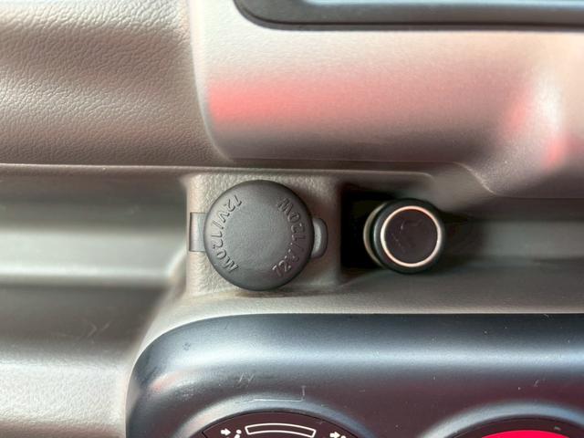 エブリイ ＰＣ　キーレス　ＥＴＣ　ナビ　４ＡＴ　タイミングチェーン　パワーウインドウ　パワーステアリング　エアバック　エアコン　走行距離６２５００ｋｍ　軽バン　軽箱　ハイルーフ　積載量３５０ｋｇ　乗車定員４名（8枚目）