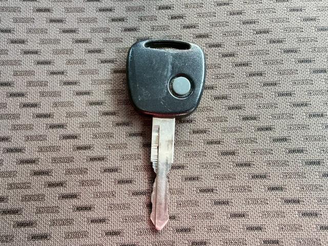 エブリイ ＰＣ　キーレス　ＥＴＣ　ナビ　４ＡＴ　タイミングチェーン　パワーウインドウ　パワーステアリング　エアバック　エアコン　走行距離６２５００ｋｍ　軽バン　軽箱　ハイルーフ　積載量３５０ｋｇ　乗車定員４名（30枚目）