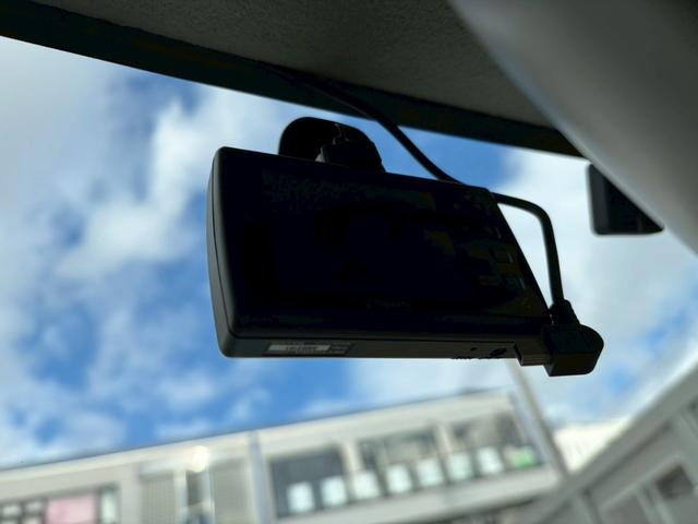 エブリイ ＰＣ　キーレス　ドラレコ　ＥＴＣ　テレビ　ナビ　タイミングチェーン　パワーウインドウ　パワーステアリング　エアバック　エアコン　走行距離６５５００ｋｍ　軽バン　ハイルーフ　積載量３５０ｋｇ　乗車定員４名（28枚目）