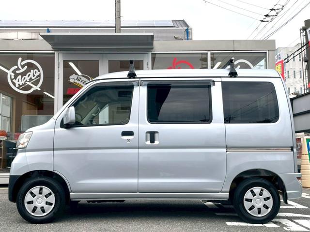 ハイゼットカーゴ クルーズＳＡＩＩＩ　ＥＴＣ　バックカメラ　キーレス　衝突被害軽減ブレーキ　横滑り防止装置　オートマチックハイビーム　電動格納ミラー　アイドリングストップ付　ＡＢＳ　タイミングチェーン　パワーウインドウ　軽バン　軽箱（10枚目）