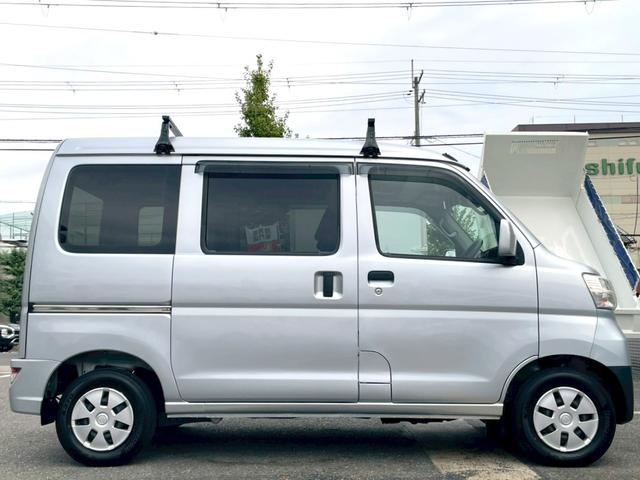 ハイゼットカーゴ クルーズＳＡＩＩＩ　ＥＴＣ　バックカメラ　キーレス　衝突被害軽減ブレーキ　横滑り防止装置　オートマチックハイビーム　電動格納ミラー　アイドリングストップ付　ＡＢＳ　タイミングチェーン　パワーウインドウ　軽バン　軽箱（14枚目）