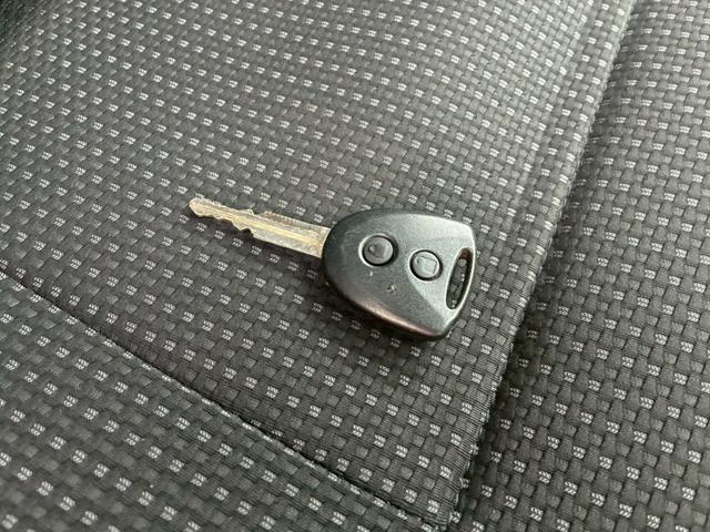 ハイゼットカーゴ クルーズＳＡＩＩＩ　ＥＴＣ　バックカメラ　キーレス　衝突被害軽減ブレーキ　横滑り防止装置　オートマチックハイビーム　電動格納ミラー　アイドリングストップ付　ＡＢＳ　タイミングチェーン　パワーウインドウ　軽バン　軽箱（28枚目）