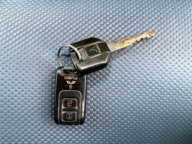 キャンター ダンプ　３．０ｔ　ダンプ　低床　キーレス　ＥＴＣ　電格ミラー　パワーステアリング　パワーウィンドウ　エアバック　エアコン　走行距離８７６００ｋｍ（24枚目）