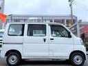 スペシャル　ＡＴ　エアコン　パワステ　両側スライドドア　運転席・助手席エアバック　ＡＭ・ＦＭラジオ　走行１１０００キロ　ホワイトカラー　軽バン(8枚目)