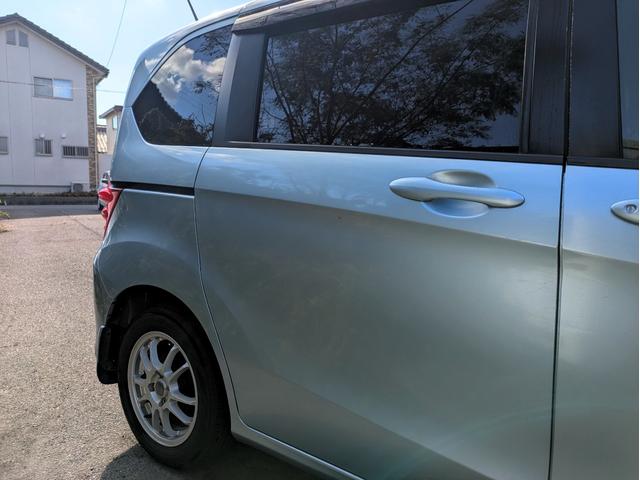 フリード Ｇ　ジャストセレクション　ブリジストン製アルミホイール　電動スライドドア　７人乗り　ナビ　バックカメラ　ＥＴＣ（13枚目）