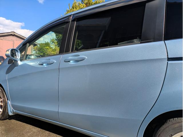 フリード Ｇ　ジャストセレクション　ブリジストン製アルミホイール　電動スライドドア　７人乗り　ナビ　バックカメラ　ＥＴＣ（15枚目）
