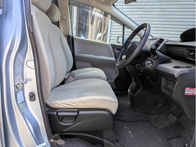 フリード Ｇ　ジャストセレクション　ブリジストン製アルミホイール　電動スライドドア　７人乗り　ナビ　バックカメラ　ＥＴＣ（19枚目）