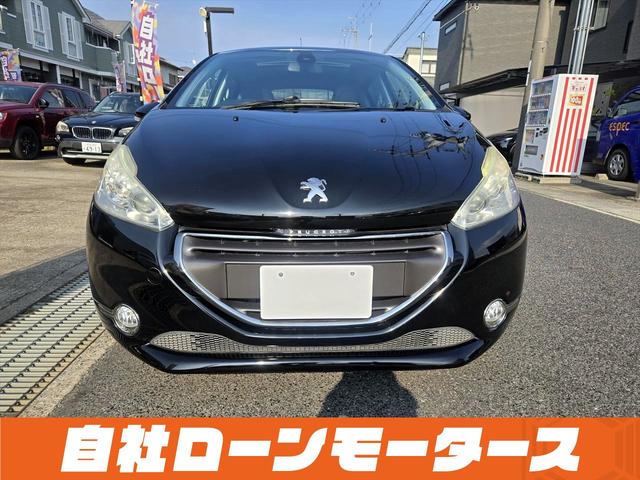 ２０８ シエロ　ガラスルーフ　クルーズコントロール　純正ナビ　フルセグ　Ｂｌｕｅｔｏｏｔｈオーディオ　後ろソナー　黒ハーフレザーシート　キーレスキー　純正１６インチアルミホイール（10枚目）
