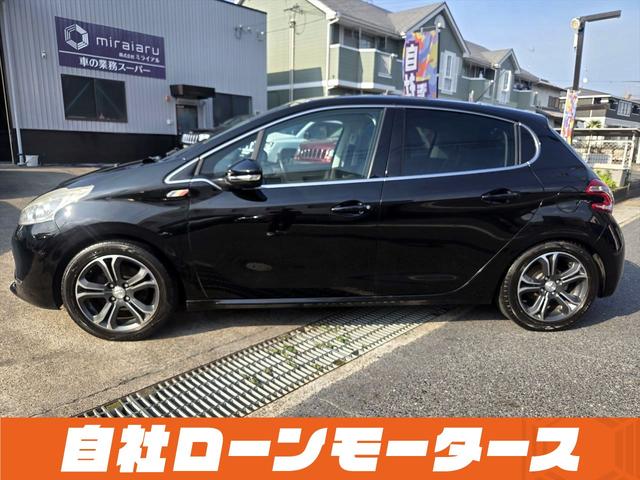 ２０８ シエロ　ガラスルーフ　クルーズコントロール　純正ナビ　フルセグ　Ｂｌｕｅｔｏｏｔｈオーディオ　後ろソナー　黒ハーフレザーシート　キーレスキー　純正１６インチアルミホイール（12枚目）
