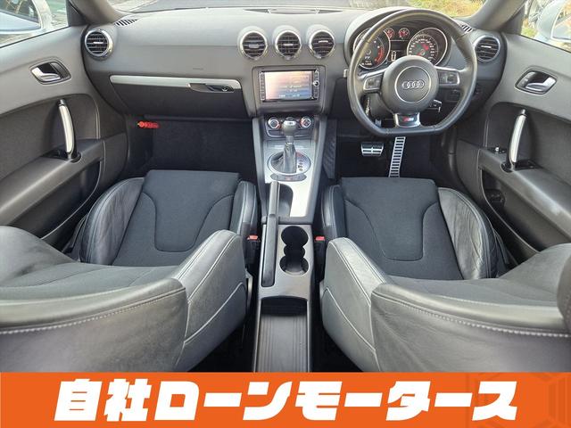 TTクーペ 1.8TFSI Sラインパッケージ Sラインロゴ入り半革シート+ステアリング 電動リアウィング ナビフルセグCDDVD Bluetooth Bカメラ ミラーヒーターパドルシフト スペアキーオートHIDライト フォグリアフォグ純正17AW(9枚目)