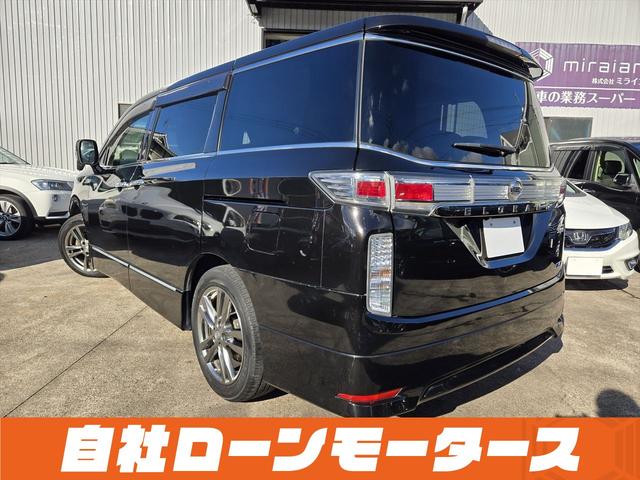 エルグランド ２５０ハイウェイスターアーバンクロム　ＡＬＰＩＮＥフリップダウンモニター　両側パワースライドドア　純正ナビフルセグＤＶＤ　Ｂｌｕｅｔｏｏｔｈ　Ｂカメラ　ハーフレザー　オットマン　ステアスイッチ　オートＨＩＤヘッドライト　フォグ純正１８ＡＷ（9枚目）