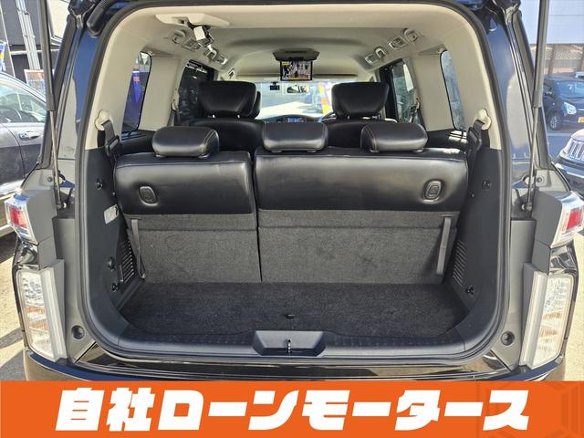 エルグランド ２５０ハイウェイスターアーバンクロム　ＡＬＰＩＮＥフリップダウンモニター　両側パワースライドドア　純正ナビフルセグＤＶＤ　Ｂｌｕｅｔｏｏｔｈ　Ｂカメラ　ハーフレザー　オットマン　ステアスイッチ　オートＨＩＤヘッドライト　フォグ純正１８ＡＷ（59枚目）