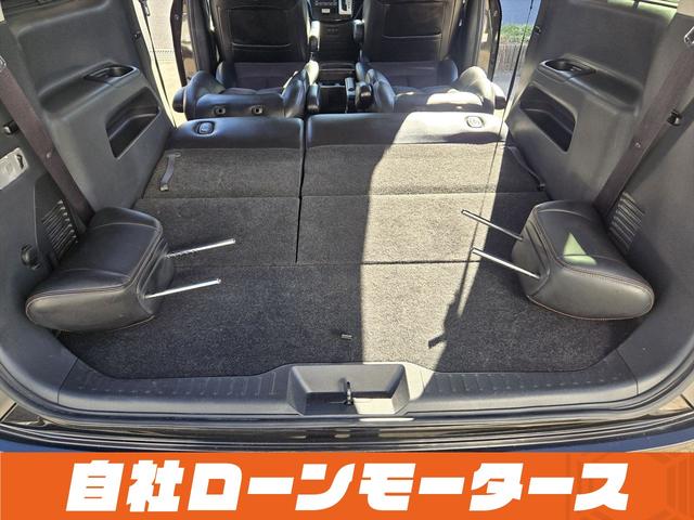 エルグランド ２５０ハイウェイスターアーバンクロム　ＡＬＰＩＮＥフリップダウンモニター　両側パワースライドドア　純正ナビフルセグＤＶＤ　Ｂｌｕｅｔｏｏｔｈ　Ｂカメラ　ハーフレザー　オットマン　ステアスイッチ　オートＨＩＤヘッドライト　フォグ純正１８ＡＷ（61枚目）