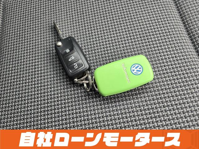 ザ・ビートル デザイン　オートクルーズ　ナビフルセグＣＤ　ＤＶＤ　ＳＤ　バックカメラ　ミラーヒーター　社外１７ＡＷ　ホワイトパネル　キーレスキー２　個シートリフター　電動ミラー　ドアバイザーＩＳＯＦＩＸ対応シート　ＦＦターボ（79枚目）