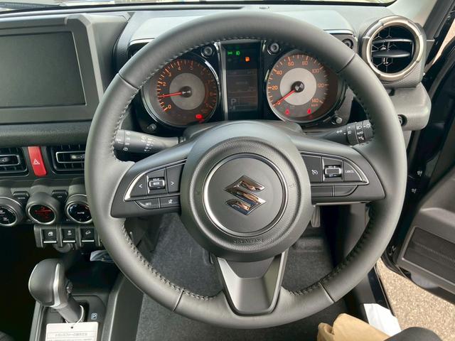 ジムニー ＸＣ　衝突被害軽減ブレーキ　クルーズコントロール　運転席＆助手席シートヒーター　スマートキー　純正アルミホイール　フォグライト　電動格納ミラー　オートライト　アイドリングストップ（32枚目）