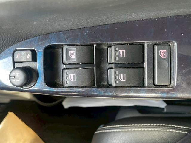 タント カスタムＸ　トップエディションＳＡＩＩ　片側電動スライドドア　衝突被害軽減ブレーキ　純正アルミホイール　フォグライト　ＣＤオーディオ　オートエアコン　スマートキー　電動格納式ミラー　アイドリングストップ　横滑り防止機能（35枚目）