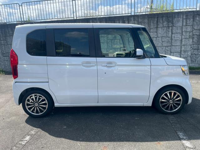 Ｎ－ＢＯＸ Ｇ・Ｌホンダセンシング　純正ナビ　バックカメラ　ＥＴＣ　片側電動スライドドア　衝突被害軽減ブレーキ　レーンキープアシスト　純正アルミホイール　スマートキー　シートバックテーブル　アクセサリーソケット　電動格納式ミラー（11枚目）