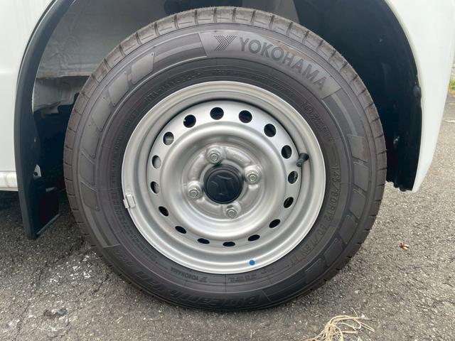 エブリイ ＰＡ　４ＷＤ　衝突被害軽減ブレーキ　レーンキープアシスト　パーキングセンサー　オートライト　両側スライドドア　ＦＭ／ＡＭラジオ　アイドリングストップ　横滑り防止機能　マニュアルエアコン　パワーステアリング（21枚目）