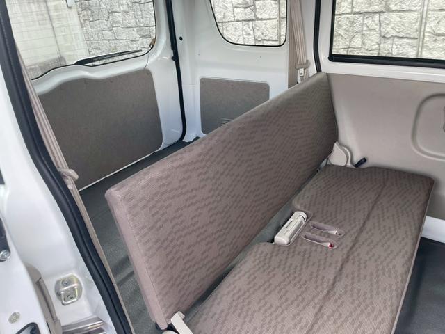 エブリイ ＰＡ　４ＷＤ　衝突被害軽減ブレーキ　レーンキープアシスト　パーキングセンサー　オートライト　両側スライドドア　ＦＭ／ＡＭラジオ　アイドリングストップ　横滑り防止機能　マニュアルエアコン　パワーステアリング（29枚目）