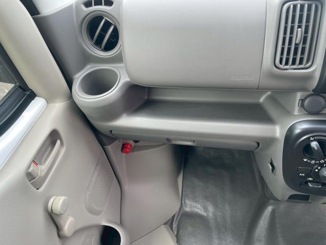 エブリイ ＰＡ　４ＷＤ　衝突被害軽減ブレーキ　レーンキープアシスト　パーキングセンサー　オートライト　両側スライドドア　ＦＭ／ＡＭラジオ　アイドリングストップ　横滑り防止機能　マニュアルエアコン　パワーステアリング（41枚目）