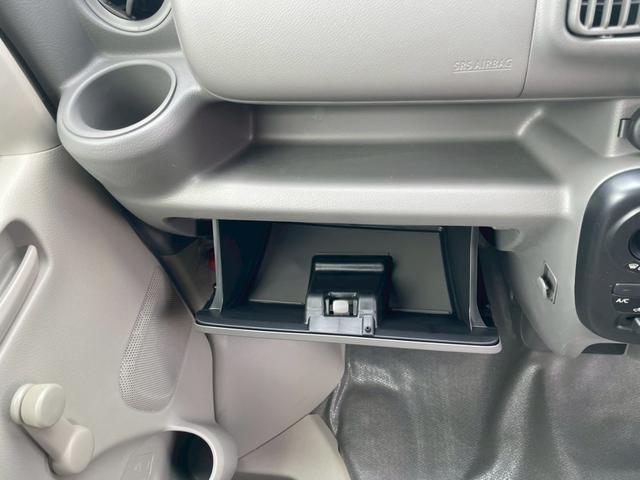 エブリイ ＰＡ　４ＷＤ　衝突被害軽減ブレーキ　レーンキープアシスト　パーキングセンサー　オートライト　両側スライドドア　ＦＭ／ＡＭラジオ　アイドリングストップ　横滑り防止機能　マニュアルエアコン　パワーステアリング（42枚目）