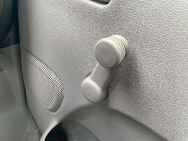 エブリイ ＰＡ　４ＷＤ　衝突被害軽減ブレーキ　レーンキープアシスト　パーキングセンサー　オートライト　両側スライドドア　ＦＭ／ＡＭラジオ　アイドリングストップ　横滑り防止機能　マニュアルエアコン　パワーステアリング（43枚目）