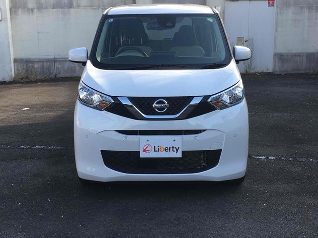 デイズ Ｘ　ＥＴＣ　バックカメラ　ナビ　ＴＶ　クリアランスソナー　オートライト　スマートキー　アイドリングストップ　電動格納ミラー　ベンチシート　ＣＶＴ　ＣＤ　ＤＶＤ再生　アルミホイール（8枚目）