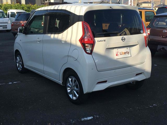 デイズ Ｘ　ＥＴＣ　バックカメラ　ナビ　ＴＶ　クリアランスソナー　オートライト　スマートキー　アイドリングストップ　電動格納ミラー　ベンチシート　ＣＶＴ　ＣＤ　ＤＶＤ再生　アルミホイール（12枚目）