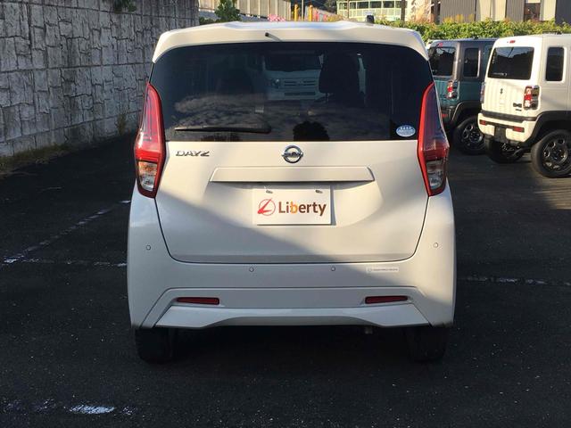 デイズ Ｘ　ＥＴＣ　バックカメラ　ナビ　ＴＶ　クリアランスソナー　オートライト　スマートキー　アイドリングストップ　電動格納ミラー　ベンチシート　ＣＶＴ　ＣＤ　ＤＶＤ再生　アルミホイール（13枚目）