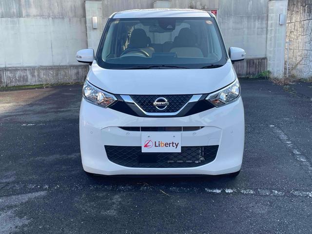 デイズ Ｘ　ＥＴＣ　全周囲カメラ　クリアランスソナー　オートライト　スマートキー　アイドリングストップ　電動格納ミラー　ベンチシート　ＣＶＴ　ミュージックプレイヤー接続可　アルミホイール（9枚目）