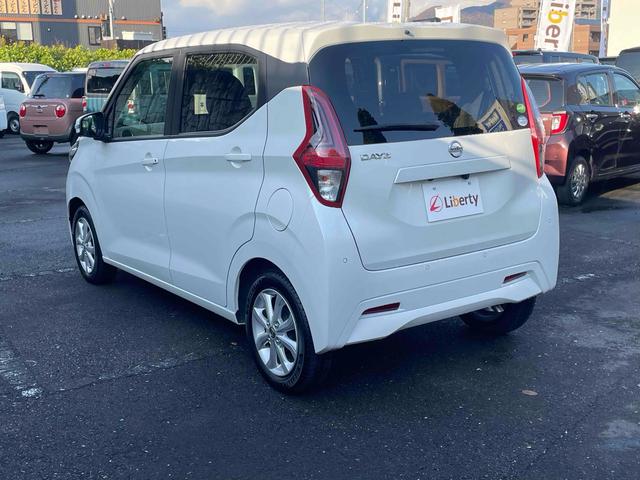 デイズ Ｘ　ＥＴＣ　全周囲カメラ　クリアランスソナー　オートライト　スマートキー　アイドリングストップ　電動格納ミラー　ベンチシート　ＣＶＴ　ミュージックプレイヤー接続可　アルミホイール（15枚目）