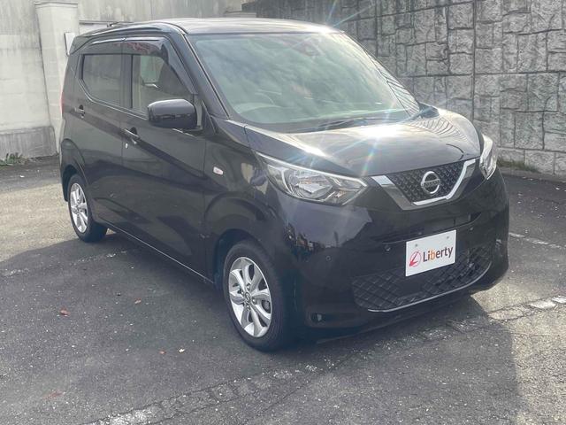 デイズ Ｘ　バックカメラ　クリアランスソナー　オートライト　スマートキー　アイドリングストップ　電動格納ミラー　ベンチシート　ＣＶＴ　ＣＤ　ミュージックプレイヤー接続可　アルミホイール　エアコン　パワーウィンドウ（8枚目）