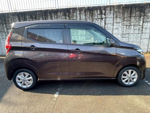 デイズ Ｘ　ＥＴＣ　バックカメラ　ナビ　ＴＶ　クリアランスソナー　衝突被害軽減システム　オートライト　スマートキー　アイドリングストップ　電動格納ミラー　ベンチシート　ＣＶＴ　盗難防止システム（11枚目）