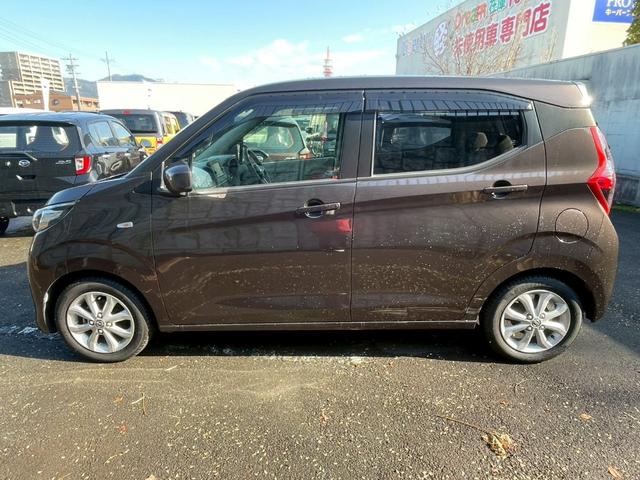 デイズ Ｘ　ＥＴＣ　バックカメラ　ナビ　ＴＶ　クリアランスソナー　衝突被害軽減システム　オートライト　スマートキー　アイドリングストップ　電動格納ミラー　ベンチシート　ＣＶＴ　盗難防止システム（12枚目）