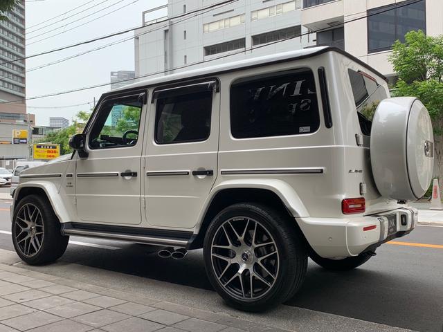 Ｇクラス Ｇ６３　ストロンガーザンタイムエディション　ダイヤモンドホワイト１５０台限定　ＡＭＧ４本出しマフラー　ＡＭＧレザーエクスクルーシブインテリアパッケージ　ＡＭＧカーボンファイバーインテリアトリム　ＡＭＧ２２ＡＷ　デイライト・テレビコーディング（5枚目）