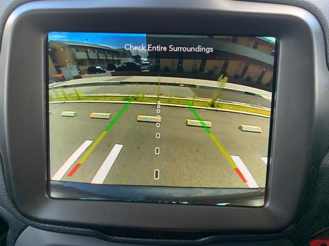 ジープ・レネゲード リミテッド　黒革シート　アダプティブクルーズコントロール　ブレーキアシスト　純正ナビ　バックカメラ　ＬＥＤヘッドランプ　オートライト　レーンアシスト　パワーシート　シートヒーター　ステアリングヒーター　ＥＴＣ（44枚目）