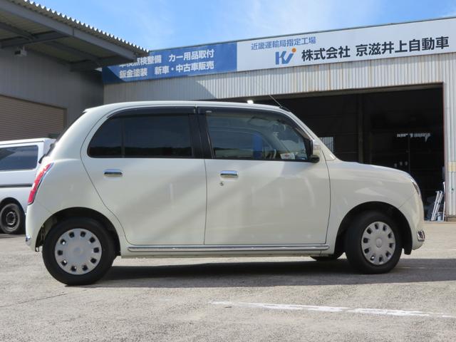 細部までしっかり洗車し、ポリッシャーで磨き上げました。