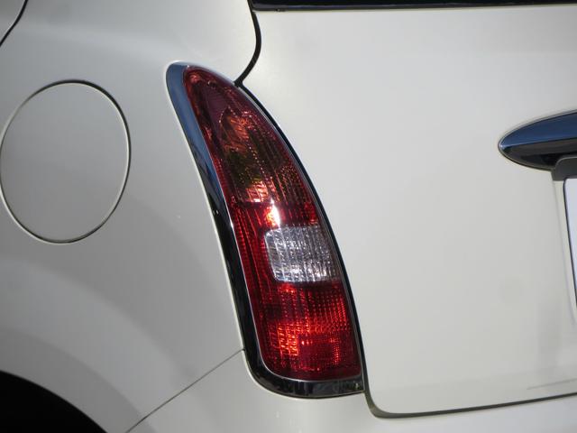 テールレンズも磨いてコーティング！