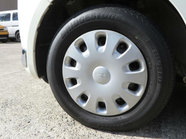 フロントタイヤ左