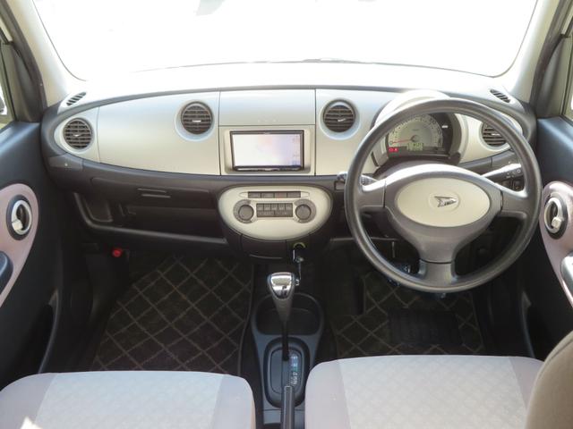 インストルメントパネル。最近は随分減りました。フロアシフト４ＡＴ。