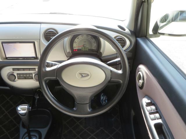 ハンドルには上下角調整機構、チルトステアリングが装備されています。