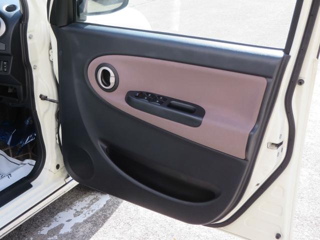 運転席ドアトリム