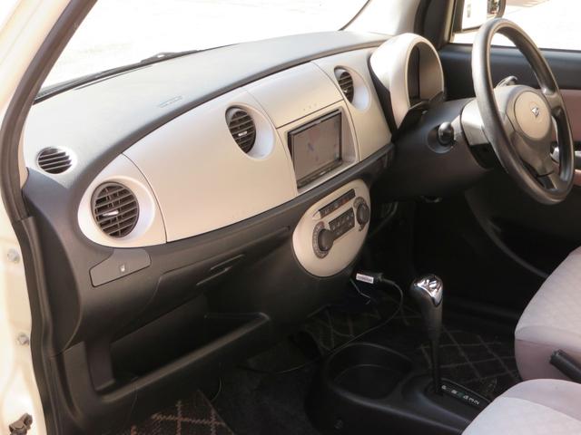 凹凸の少ないインパネは圧迫感がなくて広々！