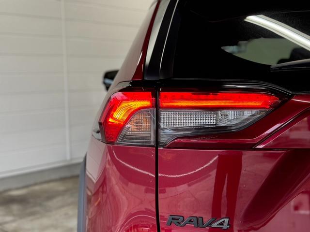 ＲＡＶ４ アドベンチャー　純正デイスプレイオーディオ　ＥＴＣ　ＬＥＤヘッドライト　デジタルインナーミラー　ブレーキアシスト　　プッシュスタート　ステアリングヒーター　Ｂｌｕｅｔｏｏｔｈ　合皮シート　スペアタイヤ（16枚目）
