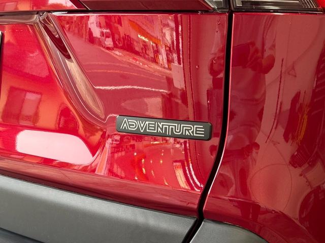 ＲＡＶ４ アドベンチャー　純正デイスプレイオーディオ　ＥＴＣ　ＬＥＤヘッドライト　デジタルインナーミラー　ブレーキアシスト　　プッシュスタート　ステアリングヒーター　Ｂｌｕｅｔｏｏｔｈ　合皮シート　スペアタイヤ（20枚目）