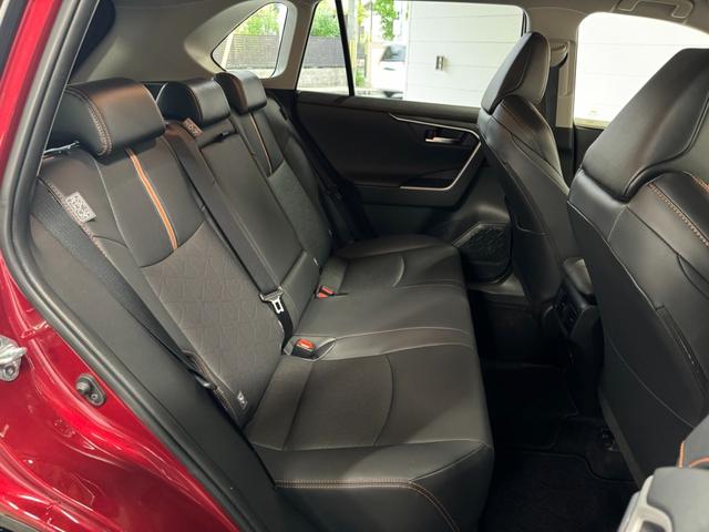 ＲＡＶ４ アドベンチャー　純正デイスプレイオーディオ　ＥＴＣ　ＬＥＤヘッドライト　デジタルインナーミラー　ブレーキアシスト　　プッシュスタート　ステアリングヒーター　Ｂｌｕｅｔｏｏｔｈ　合皮シート　スペアタイヤ（24枚目）