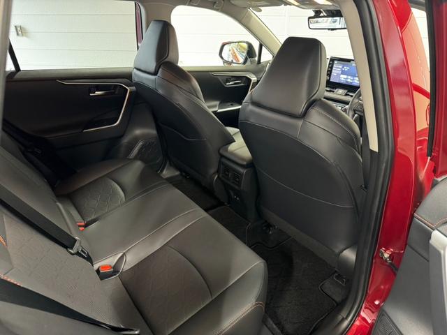 ＲＡＶ４ アドベンチャー　純正デイスプレイオーディオ　ＥＴＣ　ＬＥＤヘッドライト　デジタルインナーミラー　ブレーキアシスト　　プッシュスタート　ステアリングヒーター　Ｂｌｕｅｔｏｏｔｈ　合皮シート　スペアタイヤ（25枚目）